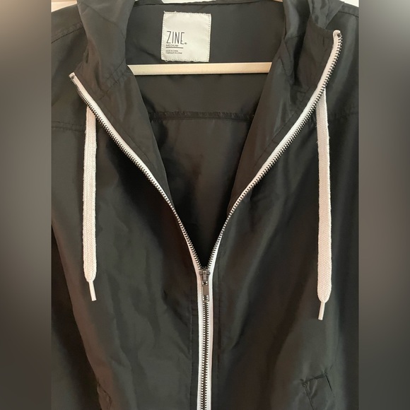 ⛈️🖤Zine Lightweight Windbreaker - M 🖤⛈️ - Picture 2 of 5